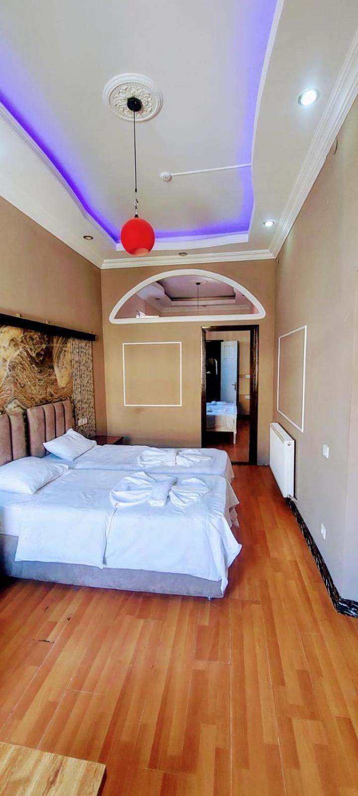 Metrepol Hotel บาทูมิ ภายนอก รูปภาพ
